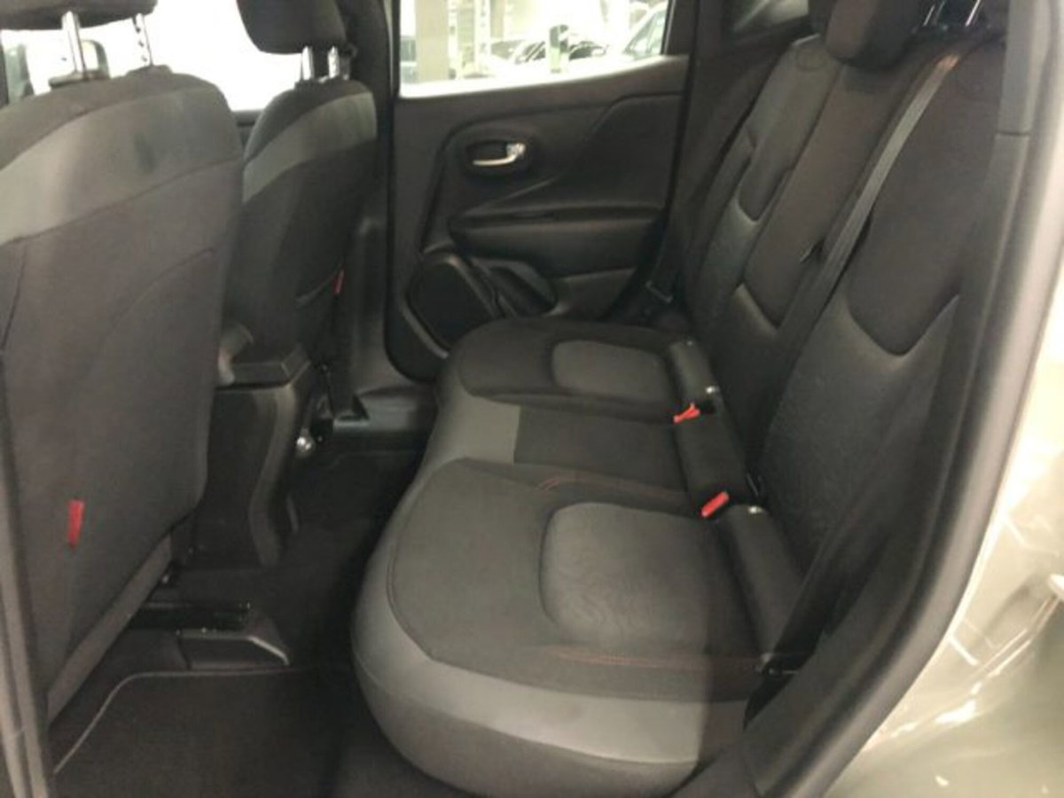Jeep Renegade 1.3 T4 240CV PHEV 4xe AT6 Trailhawk (11)