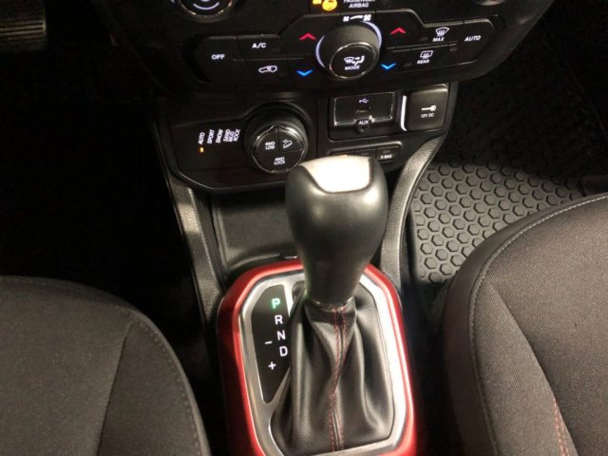 Jeep Renegade 1.3 T4 240CV PHEV 4xe AT6 Trailhawk (16)