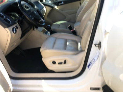 Volkswagen Tiguan 2.0 TDI DPF 4MOTION DSG Sport & Style (11)