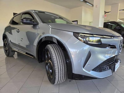 Alfa Romeo Junior 1.2 ibrida Q4 Intensa 145cv edct6 (17)