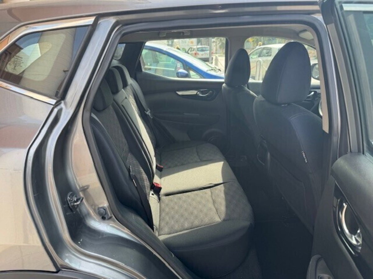 Nissan Qashqai 1.5 dCi Acenta (14)