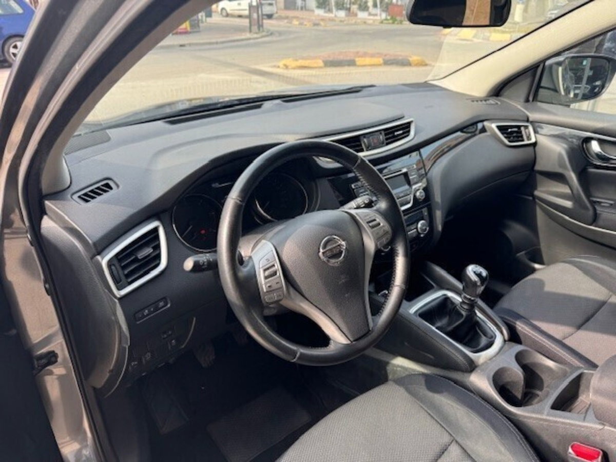Nissan Qashqai 1.5 dCi Acenta (8)