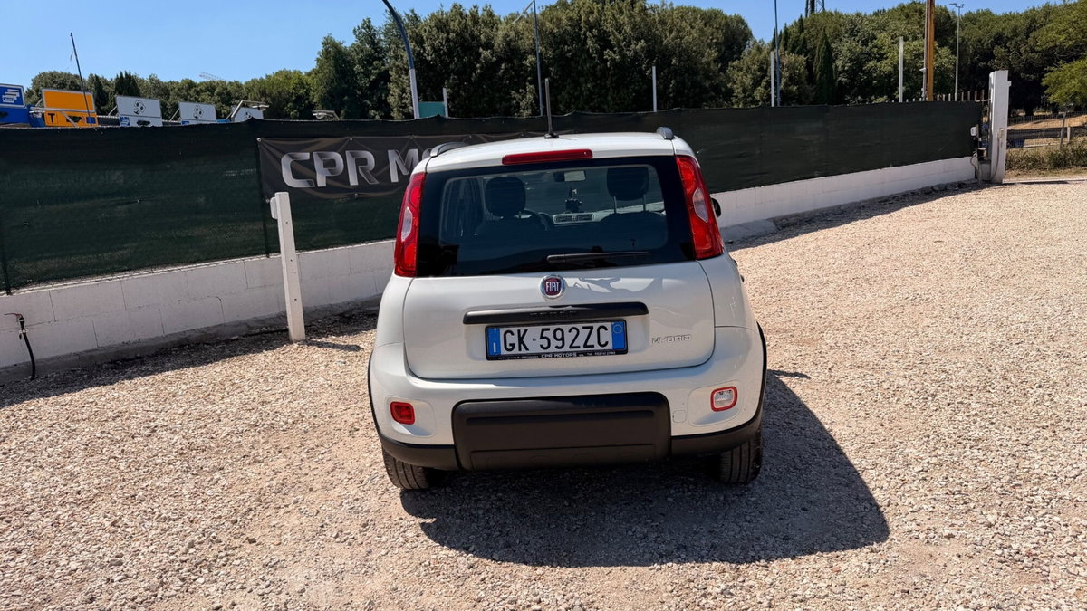 Fiat Panda 1.0 FireFly S&S Hybrid City Cross (4)
