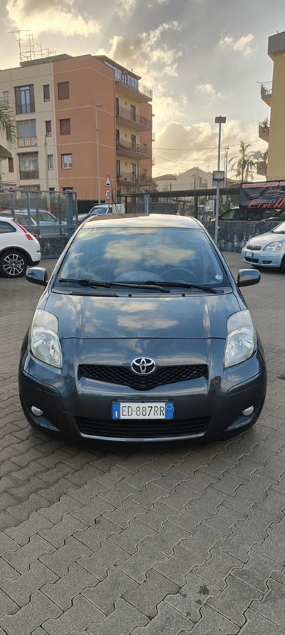 Toyota Yaris 1.3 5 porte (3)