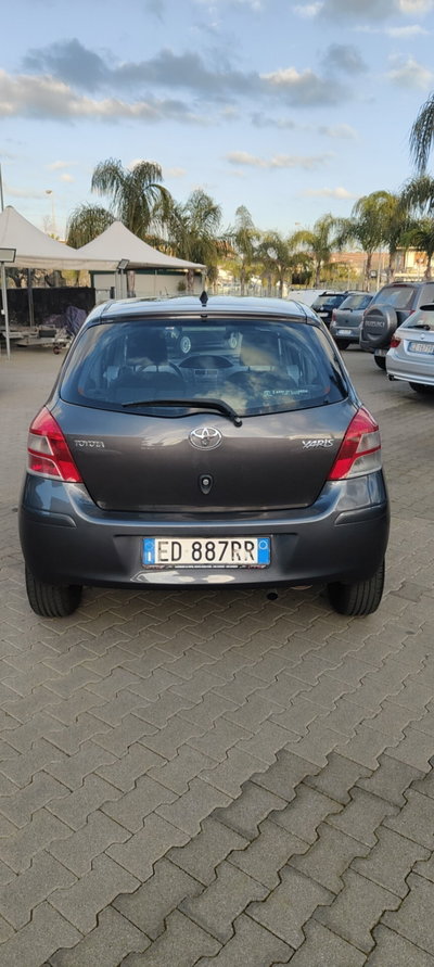 Toyota Yaris 1.3 5 porte (5)