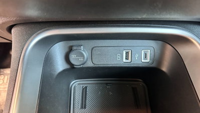 Jeep Avenger 1.2 turbo Altitude fwd 100cv (13)