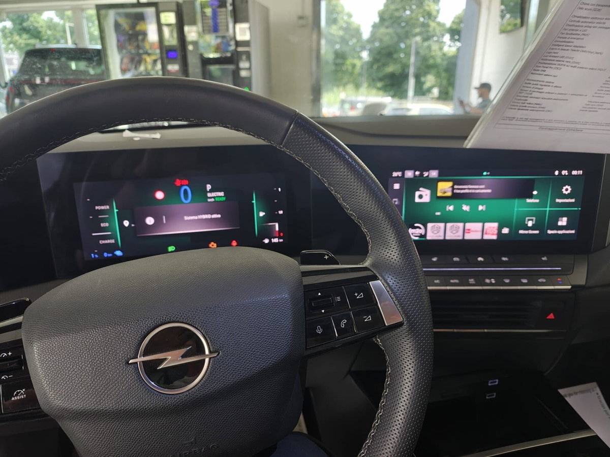 Opel Astra 1.6 Hybrid 180 CV AT8 Elegance (15)