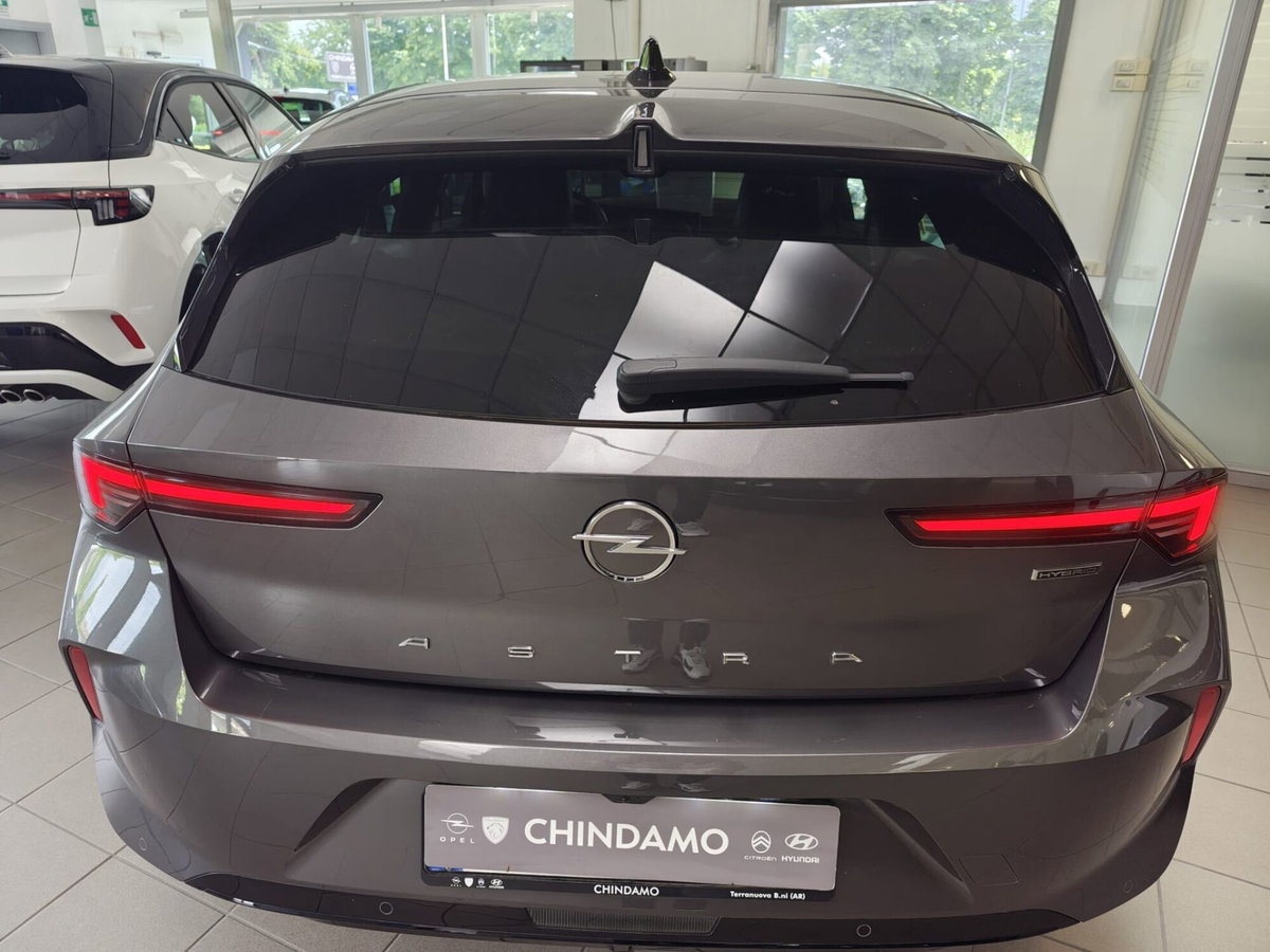 Opel Astra 1.6 Hybrid 180 CV AT8 Elegance (2)