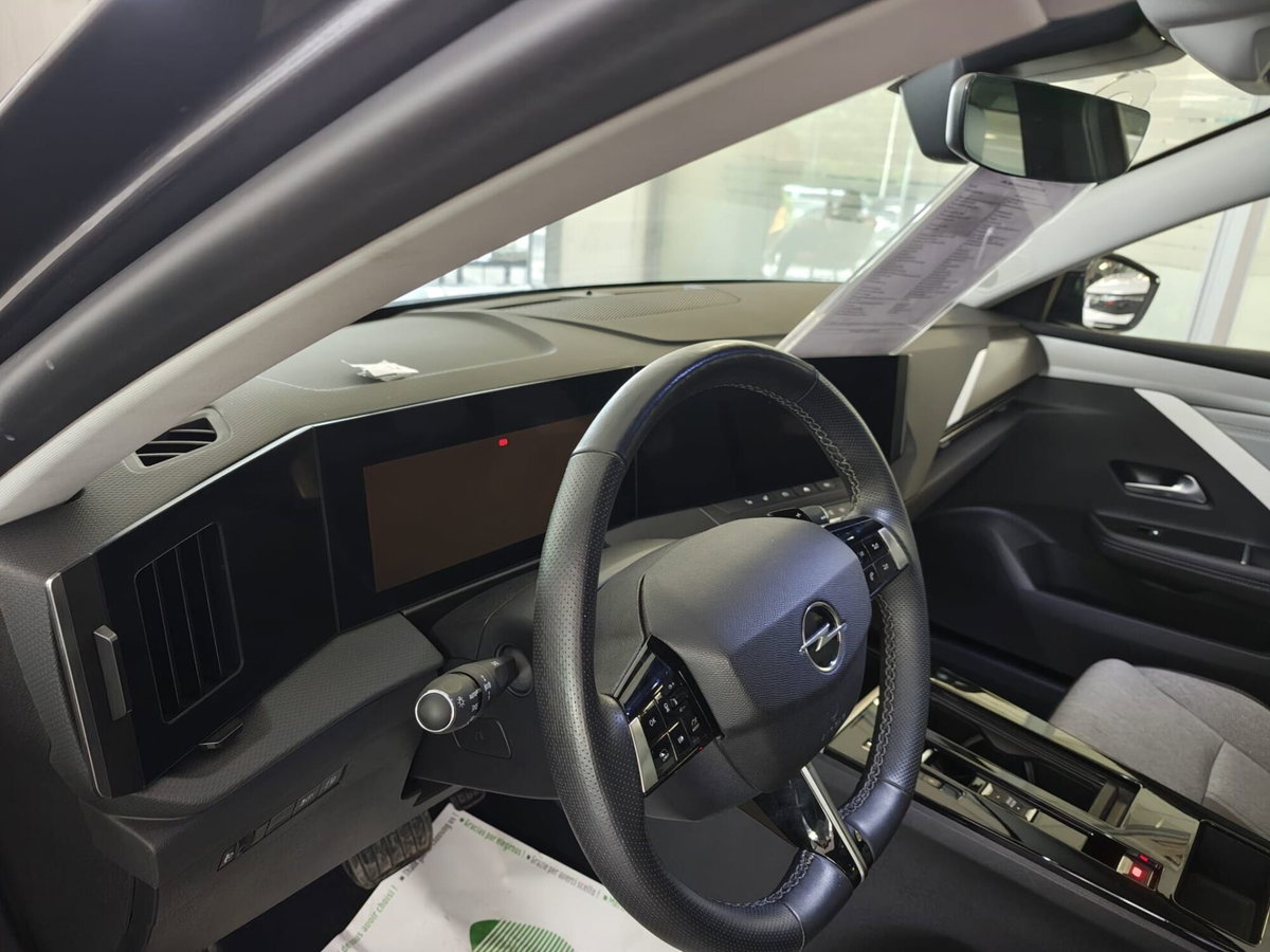 Opel Astra 1.6 Hybrid 180 CV AT8 Elegance (7)