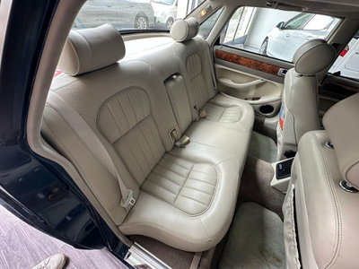 Jaguar XJ 3.2 cat Executive (11)