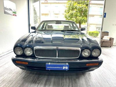 Jaguar XJ 3.2 cat Executive (3)