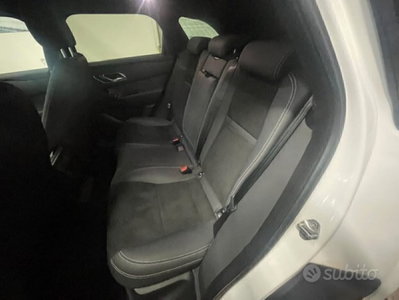 Land Rover Range Rover Velar 2.0D I4 180 CV R-Dynamic HSE (11)