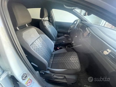 Volkswagen Polo 1.0 tsi R-Line 95cv dsg (11)