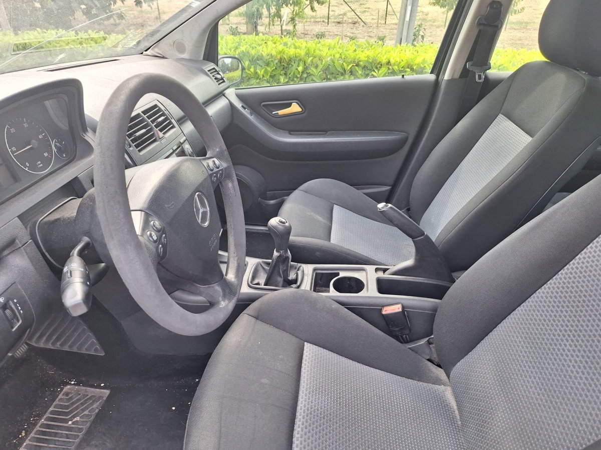 Mercedes-Benz Classe A 160 CDI cat Classic clima (5)