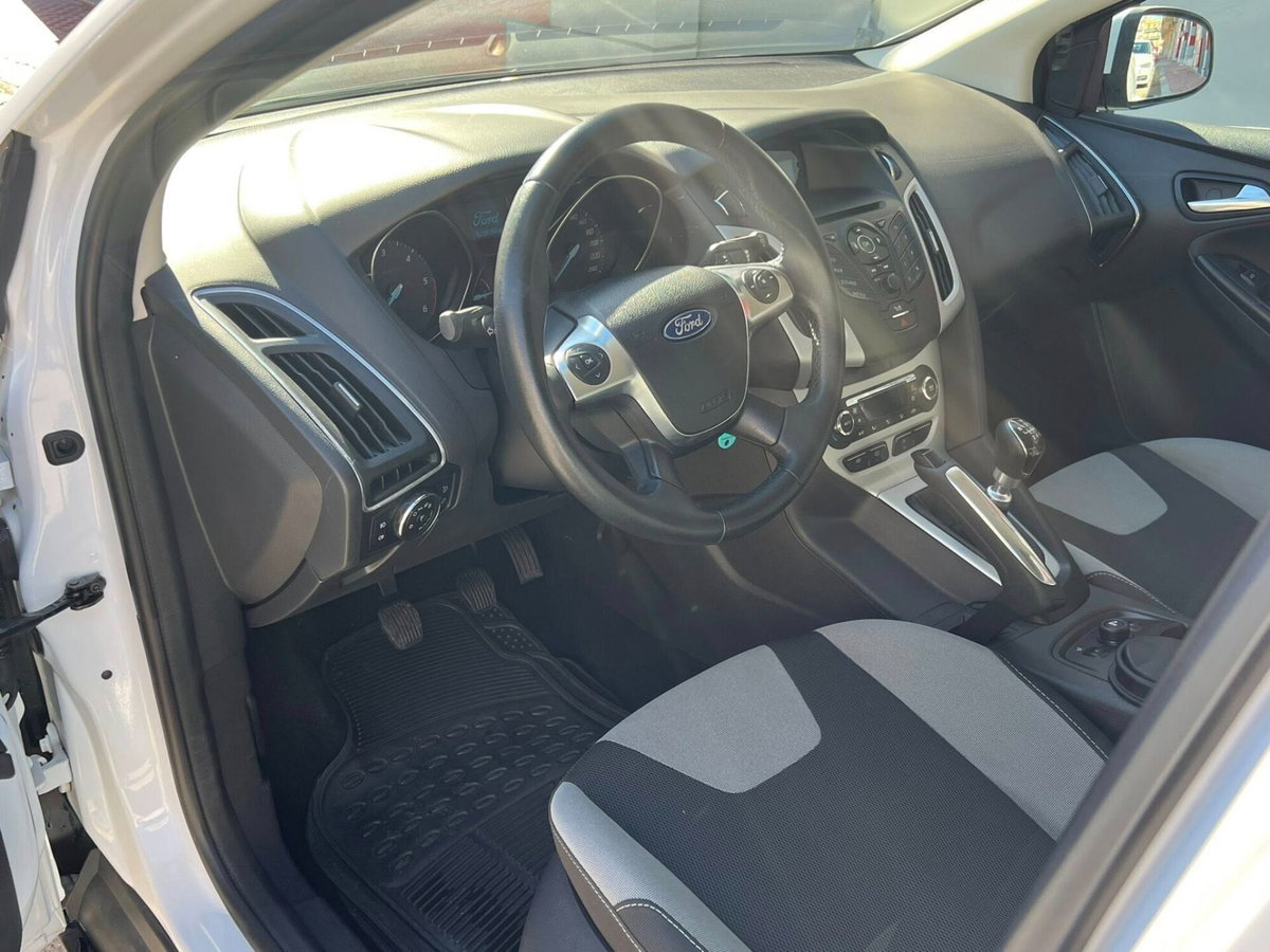 Ford Focus 1.6 TDCi 115 CV Titanium (10)