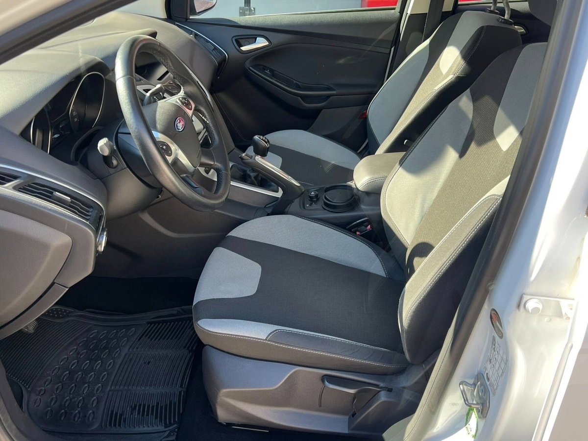 Ford Focus 1.6 TDCi 115 CV Titanium (11)