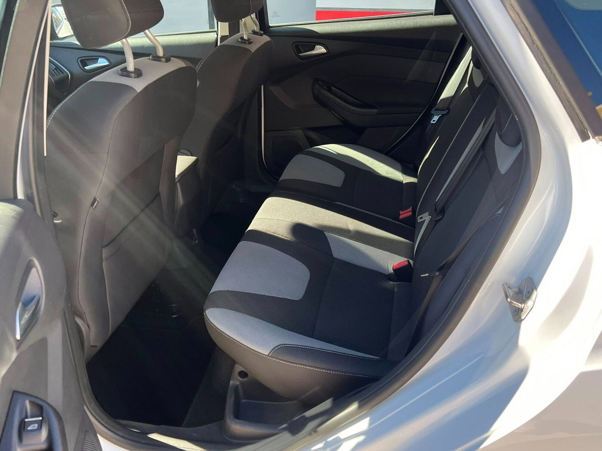 Ford Focus 1.6 TDCi 115 CV Titanium (12)