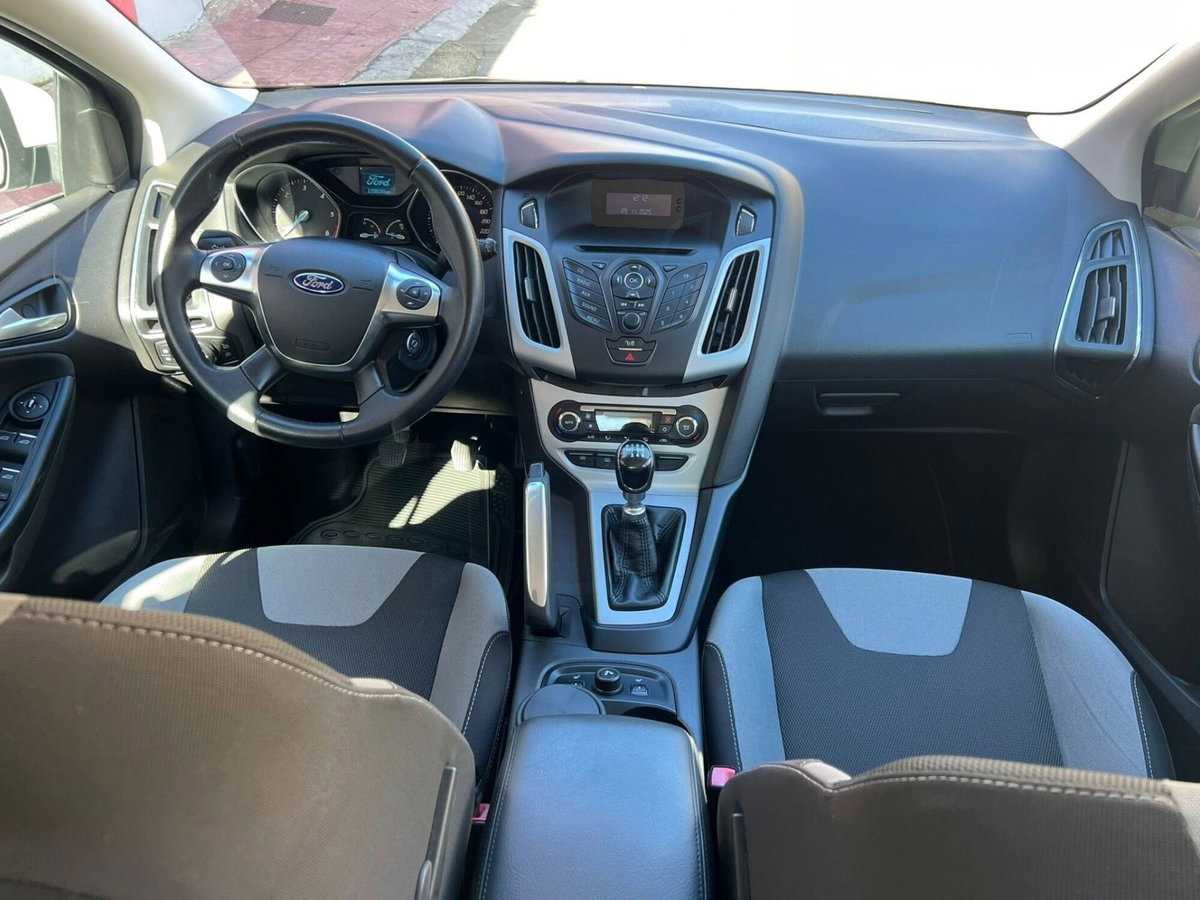 Ford Focus 1.6 TDCi 115 CV Titanium (16)