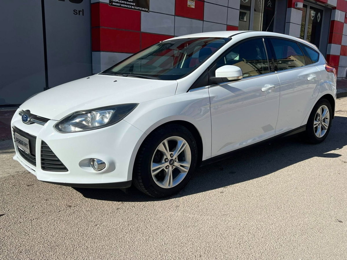 Ford Focus 1.6 TDCi 115 CV Titanium (2)