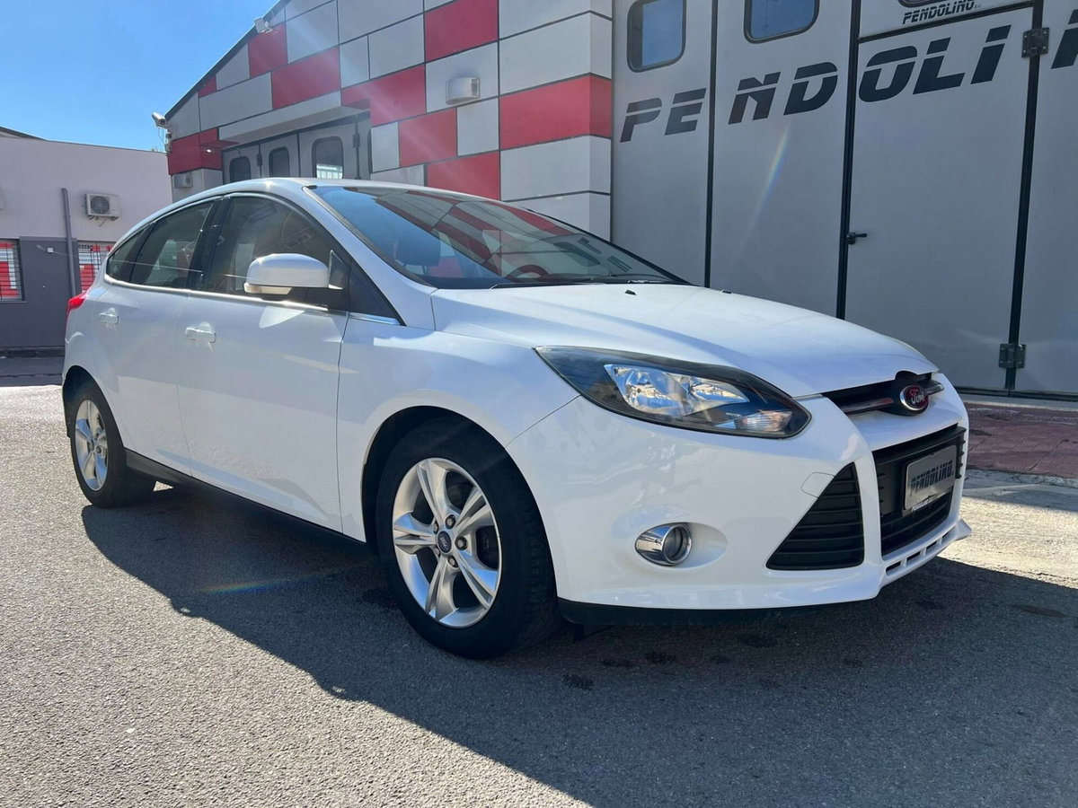Ford Focus 1.6 TDCi 115 CV Titanium (8)