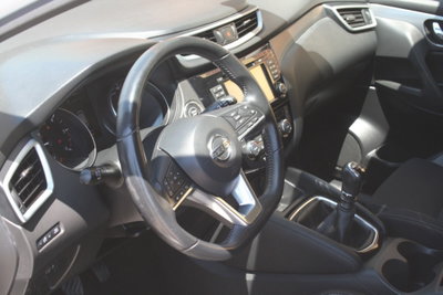 Nissan Qashqai 1.5 dCi N-Connecta (8)