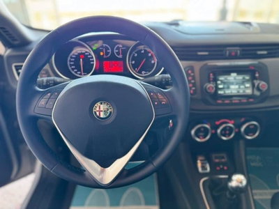 Alfa Romeo Giulietta 1.6 JTDm-2 Exclusive (13)