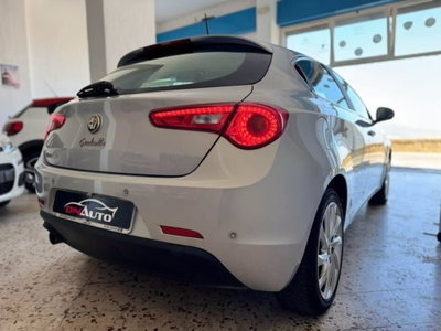 Alfa Romeo Giulietta 1.6 JTDm-2 Exclusive (5)