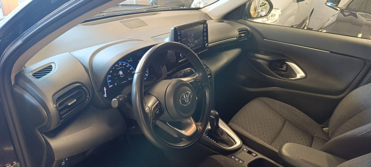 Toyota Yaris Cross 1.5h GR Sport Black Sky fwd 116cv e-cvt (10)