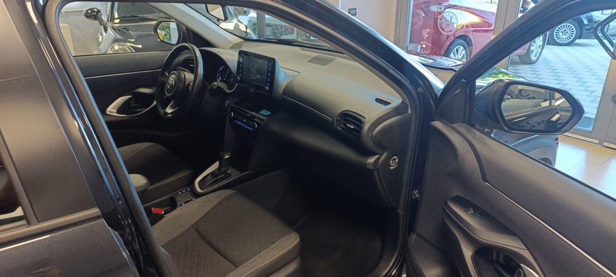 Toyota Yaris Cross 1.5h GR Sport Black Sky fwd 116cv e-cvt (15)