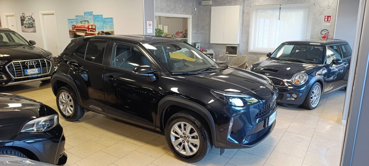 Toyota Yaris Cross 1.5h GR Sport Black Sky fwd 116cv e-cvt (3)