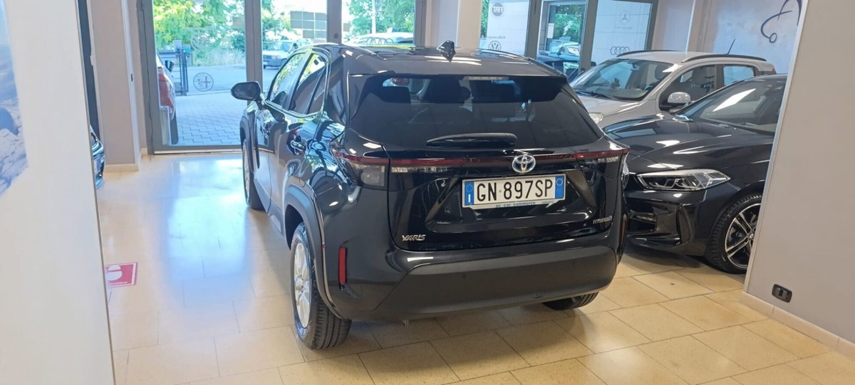 Toyota Yaris Cross 1.5h GR Sport Black Sky fwd 116cv e-cvt (4)