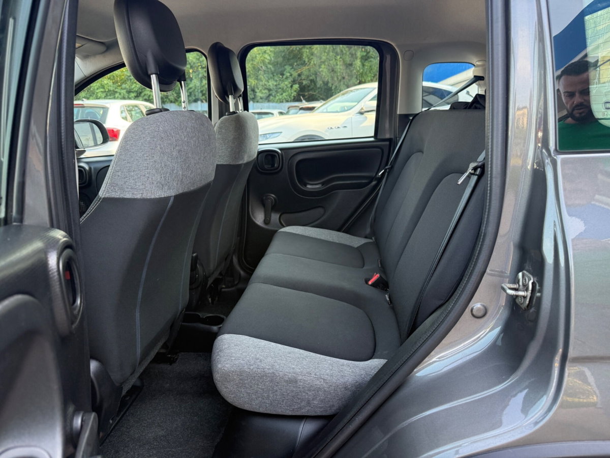 Fiat Panda 1.0 FireFly S&S Hybrid Red (17)