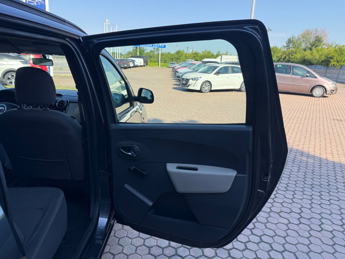 Dacia Lodgy 1.5 dCi 8V 90CV 5 posti Lauréate (20)