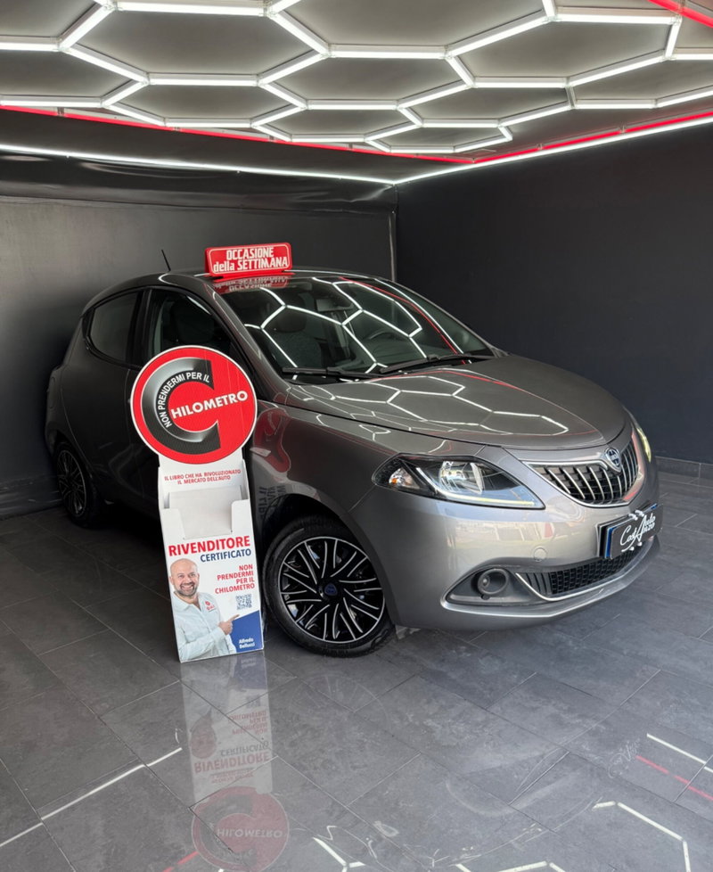 Lancia Ypsilon 1.0 FireFly 5 porte S&S Hybrid Ecochic Gold
