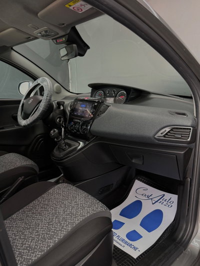 Lancia Ypsilon 1.0 FireFly 5 porte S&S Hybrid Ecochic Gold (10)