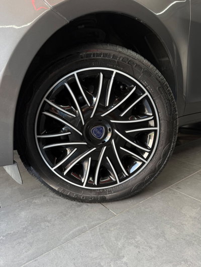 Lancia Ypsilon 1.0 FireFly 5 porte S&S Hybrid Ecochic Gold (18)