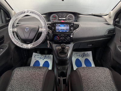 Lancia Ypsilon 1.0 FireFly 5 porte S&S Hybrid Ecochic Gold (9)