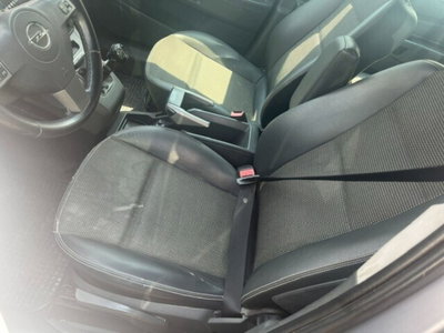 Opel Zafira 1.9 CDTI 120CV Cosmo (4)