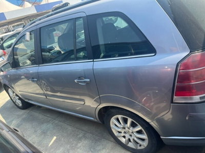 Opel Zafira 1.9 CDTI 120CV Cosmo (6)