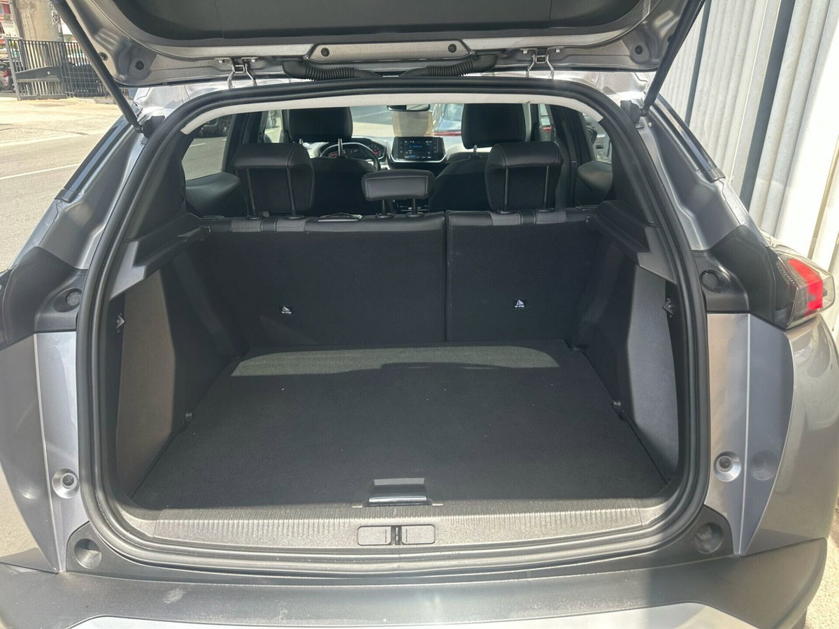 Peugeot 2008 BlueHDi 130 S&S EAT8 Allure Pack (4)