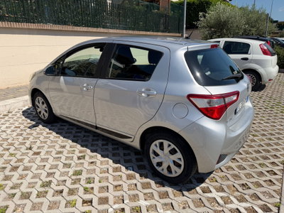 Toyota Yaris 1.0 5 porte Now GPL (7)