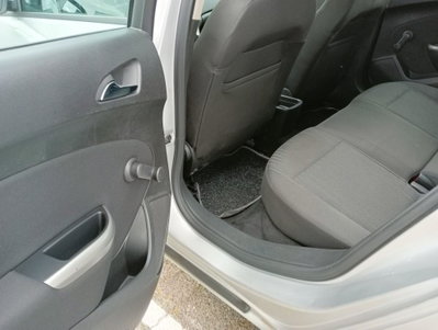 Opel Astra 1.4 100CV 5 porte Elective (12)