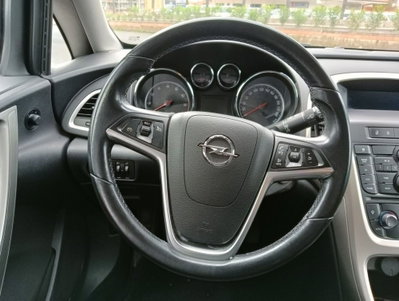 Opel Astra 1.4 100CV 5 porte Elective (9)