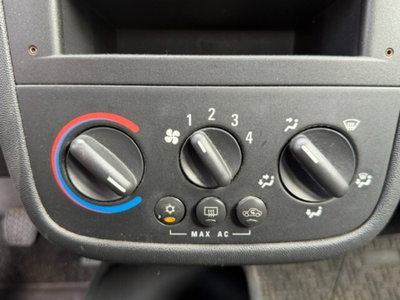 Opel Corsa 1.0i 12V cat 5 porte Comfort (15)