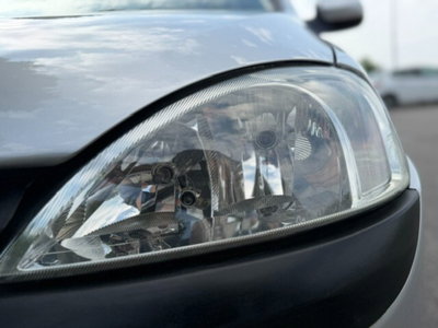 Opel Corsa 1.0i 12V cat 5 porte Comfort (8)