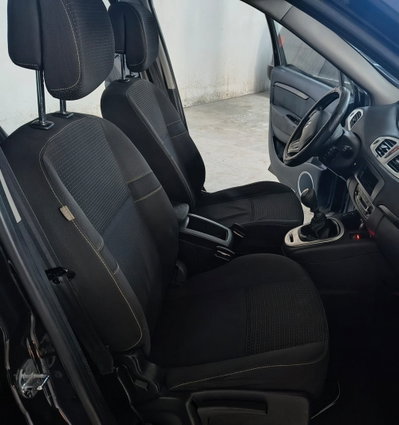 Renault Scenic E-Tech Electric 1.5 dCi 110CV Dynamique (11)