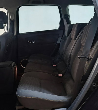 Renault Scenic E-Tech Electric 1.5 dCi 110CV Dynamique (14)