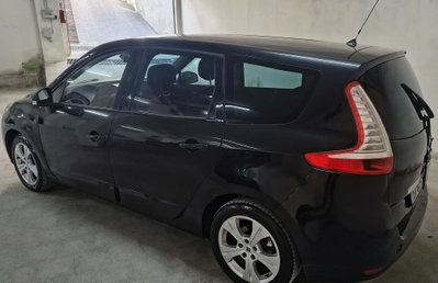 Renault Scenic E-Tech Electric 1.5 dCi 110CV Dynamique (4)