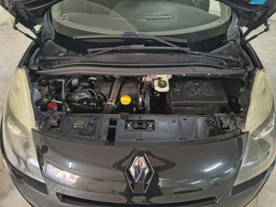 Renault Scenic E-Tech Electric 1.5 dCi 110CV Dynamique (5)