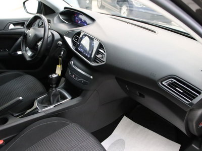 Peugeot 308 BlueHDi 130 S&S Active (14)